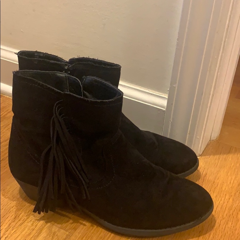 MIA girl black fringe booties